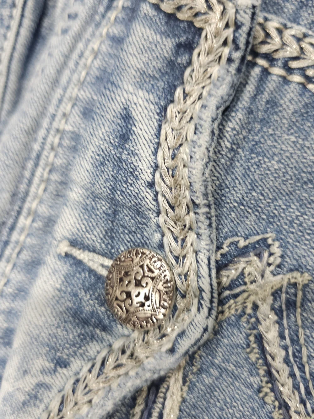 Silver Jeans little broken wear